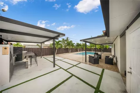 421 W 55th Pl, Hialeah, FL 33012 photo 25