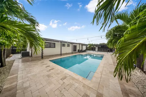 421 W 55th Pl, Hialeah, FL 33012 photo 22