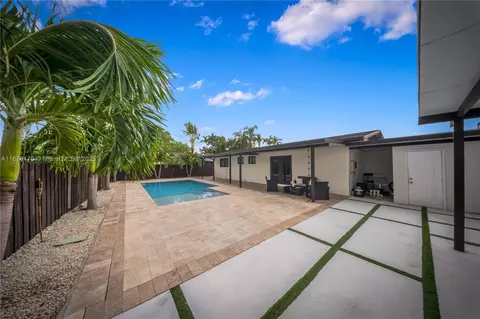 421 W 55th Pl, Hialeah, FL 33012 photo 24