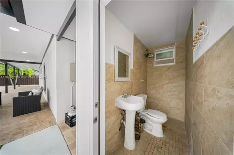 421 W 55th Pl, Hialeah, FL 33012 photo 26