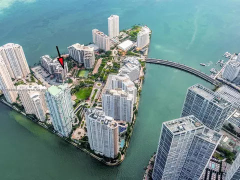 540 Brickell Key Dr #811, Miami, FL 33131