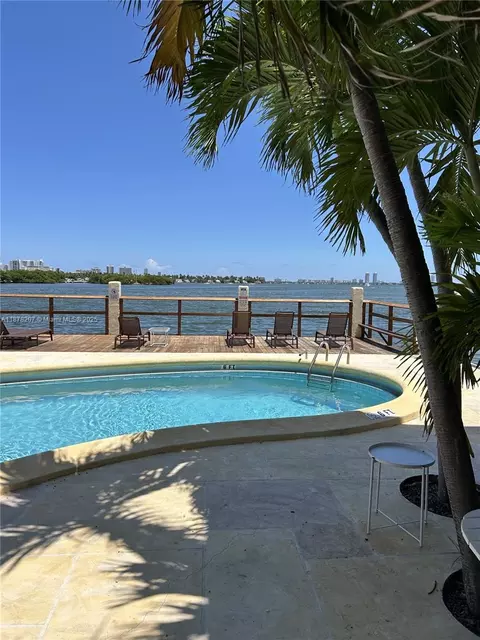 7845 NE Bayshore Ct #20, Miami, FL 33138