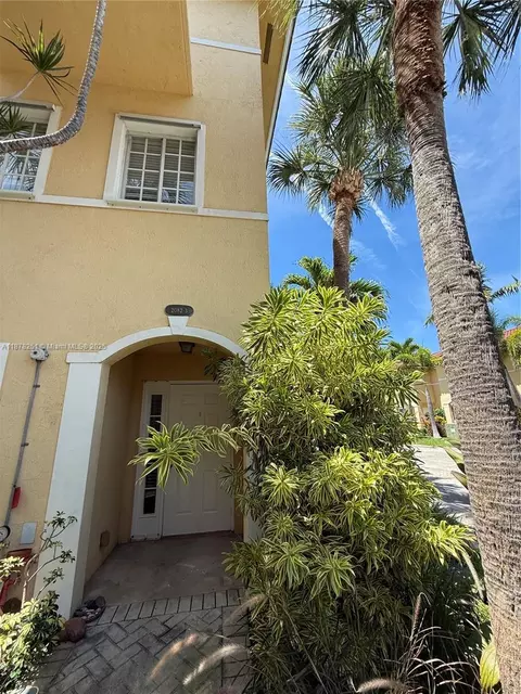 2082 NE 167th St #2-104, North Miami Beach, FL 33162