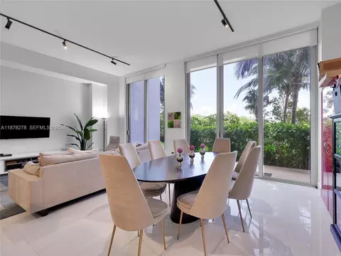 16385 Biscayne Blvd #105, North Miami Beach, FL 33160