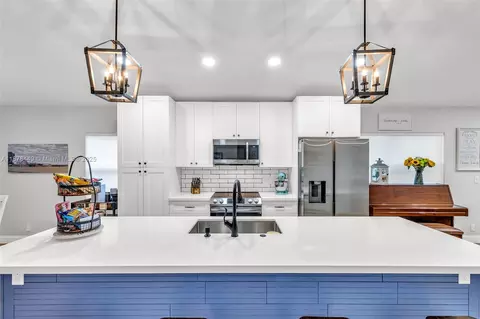 9886 NW 2nd St, Plantation, FL 33324