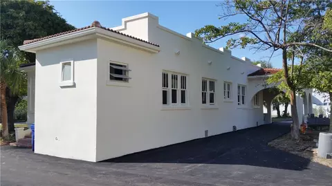 1164 NE 86th St, Miami, FL 33138