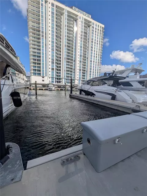 17211 Biscayne Blvd #SLIP 75, North Miami Beach, FL 33160