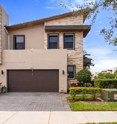 10578 NW 81st Ter, Doral, FL 33178