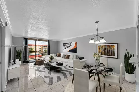 410 NW 68th Ave #403, Plantation, FL 33317