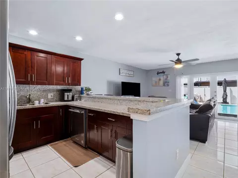 7250 W 2nd Ct, Hialeah, FL 33014 photo 3