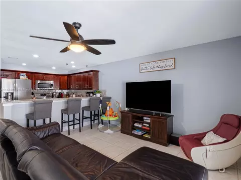 7250 W 2nd Ct, Hialeah, FL 33014 photo 9