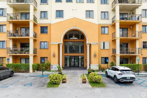 9340 Fontainebleau Blvd #W206, Miami, FL 33172