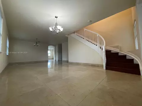 9895 NW 87th Ter, Doral, FL 33178