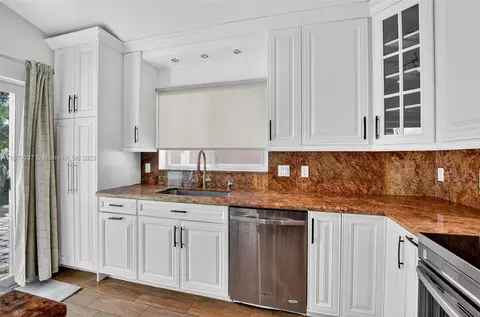 Kitchen - 10094 Encore Path, Boca Raton, FL 33428 photo 1 of 2