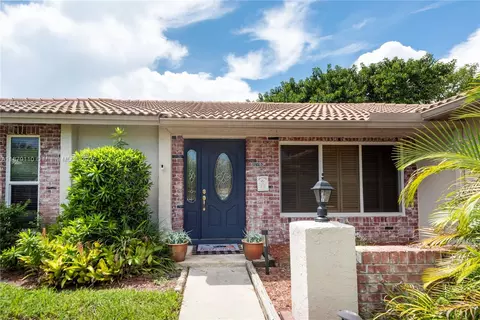 10630 NW 41st St, Coral Springs, FL 33065