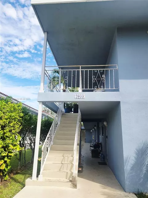 2033 Calais Dr #2, Miami Beach, FL 33141