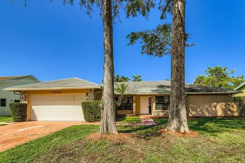 7008 NW 49th Ct, Lauderhill, FL 33319