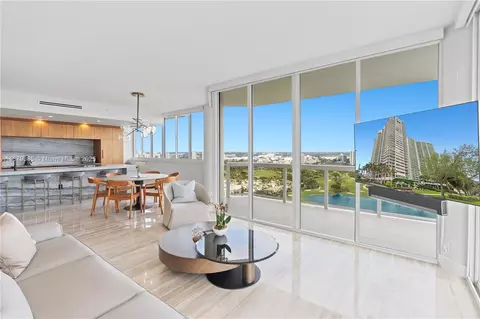 20185 E Country Club Dr #PH6, Aventura, FL 33180