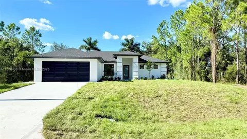 2710 52nd St SW, Lehigh Acres, FL 33976