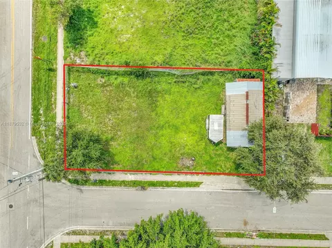 1305 Suwanee Dr, West Palm Beach, FL 33409