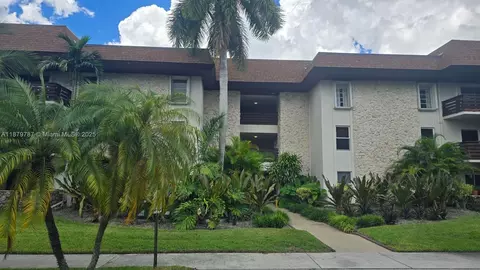 7477 SW 82nd St #C118, Miami, FL 33143
