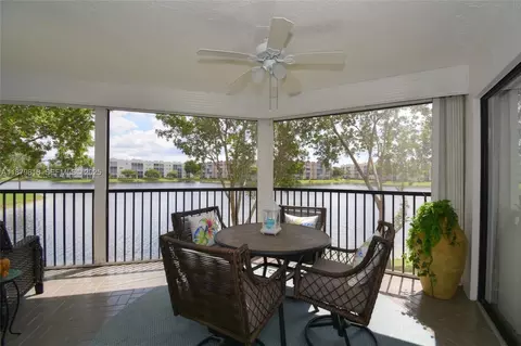 7632 Fairfax Dr #7632, Tamarac, FL 33321