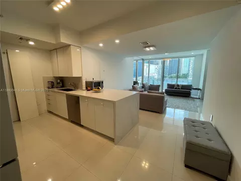92 SW 3rd St #1602, Miami, FL 33130