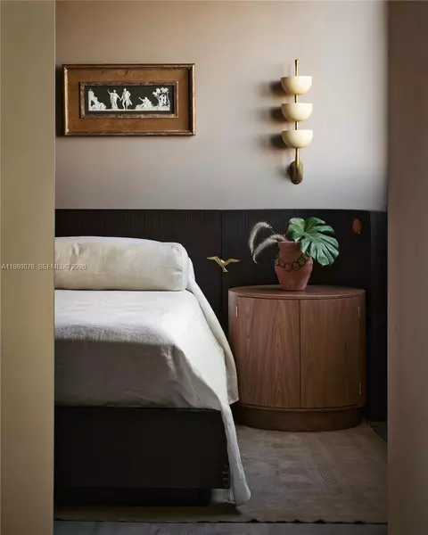 121 NE 34th St #2408, Miami, FL 33137