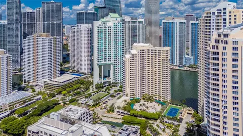View/Area - 888 Brickell Key Dr #1807, Miami, FL 33131 photo 6 of 6
