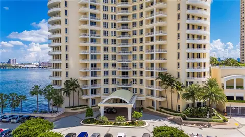Other - 888 Brickell Key Dr #1807, Miami, FL 33131 photo 10 of 25