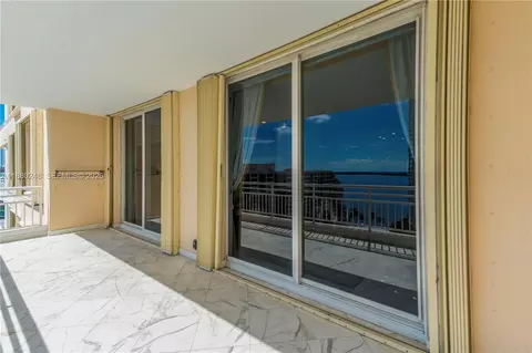 Other - 888 Brickell Key Dr #1807, Miami, FL 33131 photo 8 of 25