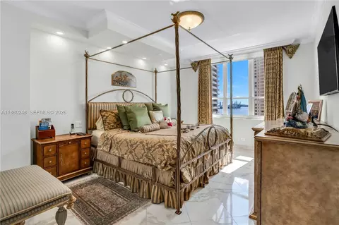 Bedroom - 888 Brickell Key Dr #1807, Miami, FL 33131 photo 1 of 6
