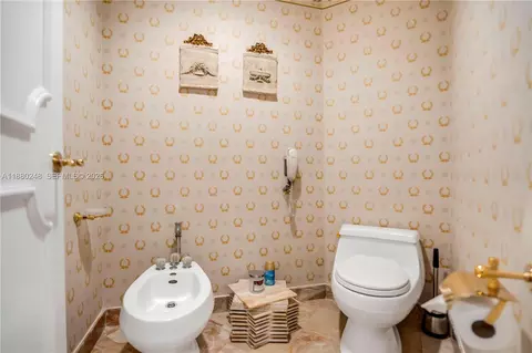 Bath - 888 Brickell Key Dr #1807, Miami, FL 33131 photo 6 of 7