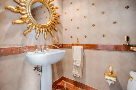 Bath - 888 Brickell Key Dr #1807, Miami, FL 33131 photo 1 of 7