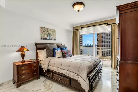 Bedroom - 888 Brickell Key Dr #1807, Miami, FL 33131 photo 3 of 6