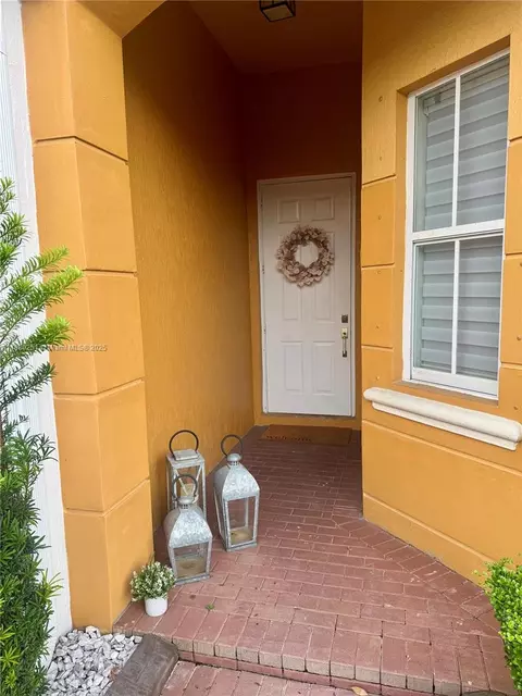 7455 NW 112th Path, Doral, FL 33178 photo 2