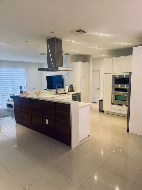 7455 NW 112th Path, Doral, FL 33178 photo 5
