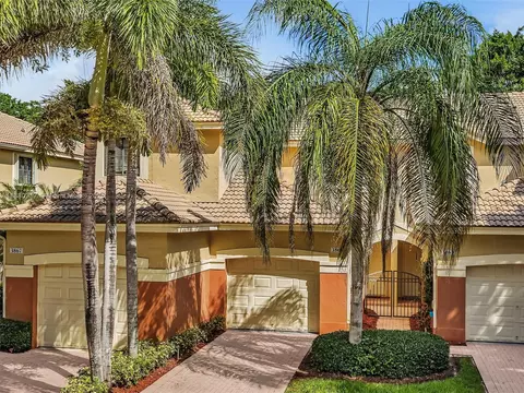 3865 Tree Top Dr, Weston, FL 33332