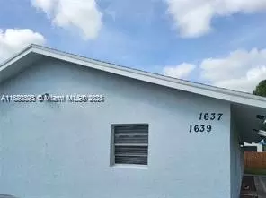 1637 W Breezy Ln, West Palm Beach, FL 33417