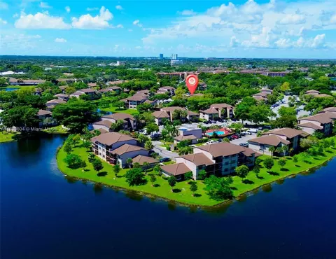 9956 Nob Hill Pl #9956, Sunrise, FL 33351