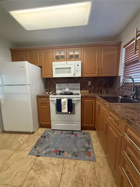 8345 Sunrise Lakes Blvd #309, Sunrise, FL 33322