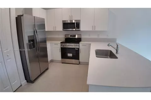 20675 NE 7th Pl, Miami, FL 33179