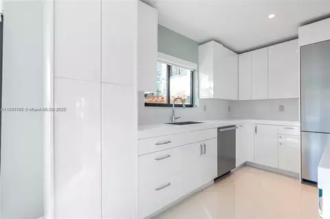 Kitchen - 12905 Cherry Rd, North Miami, FL 33181 photo 2 of 2