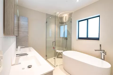 Bath - 12905 Cherry Rd, North Miami, FL 33181 photo 1 of 2
