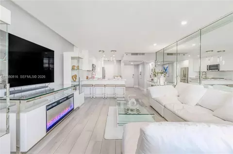 100 Lincoln Rd #323, Miami Beach, FL 33139