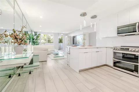 100 Lincoln Rd #323, Miami Beach, FL 33139