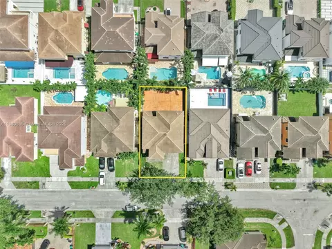 View/Area - 1609 SW 154th Path, Miami, FL 33185 photo 2 of 5