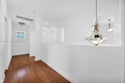 Entry Way - 1609 SW 154th Path, Miami, FL 33185 photo 4 of 5