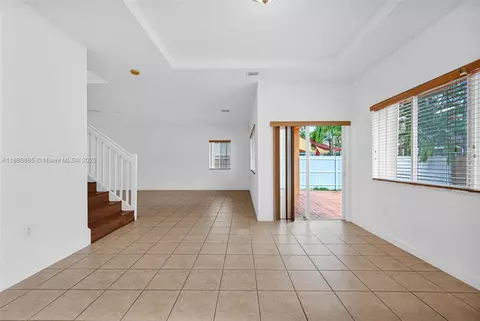 Living - 1609 SW 154th Path, Miami, FL 33185 photo 5 of 8