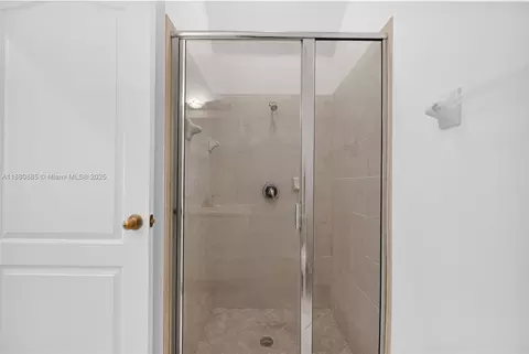 Bath - 1609 SW 154th Path, Miami, FL 33185 photo 3 of 5